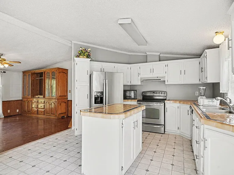 4705 Pearl Rd — Photo 11