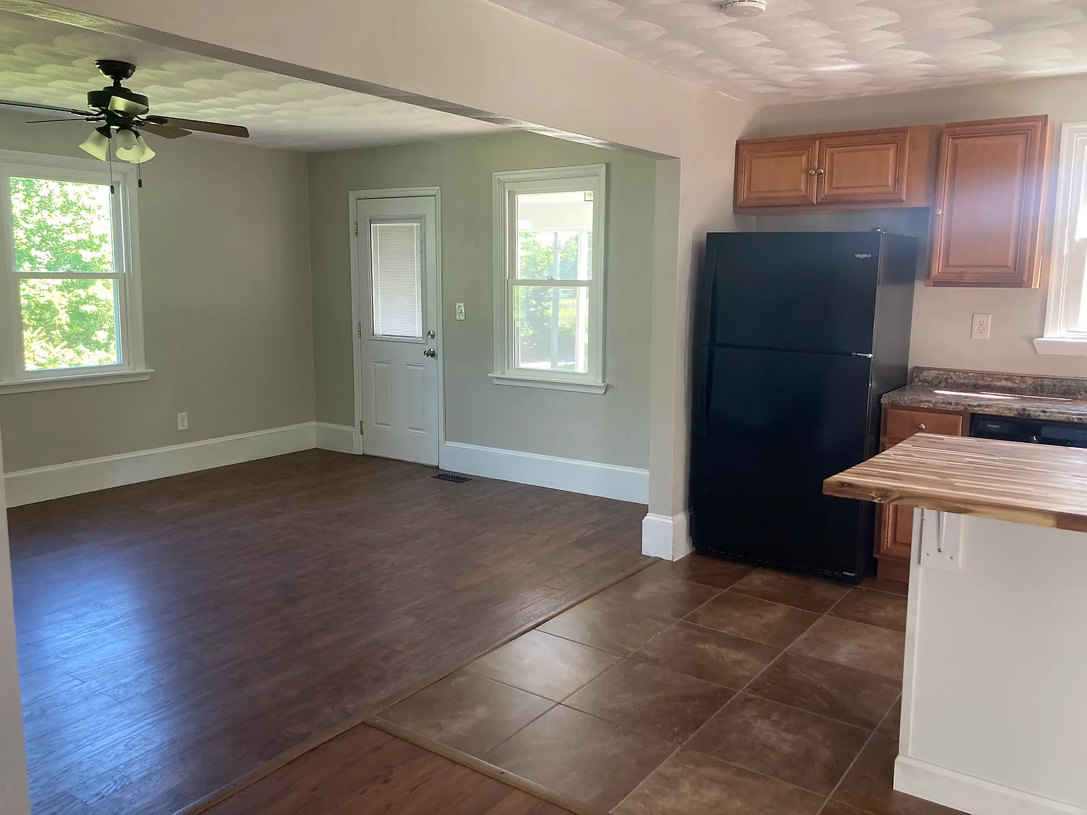 864 Wilroy Rd — Photo 3
