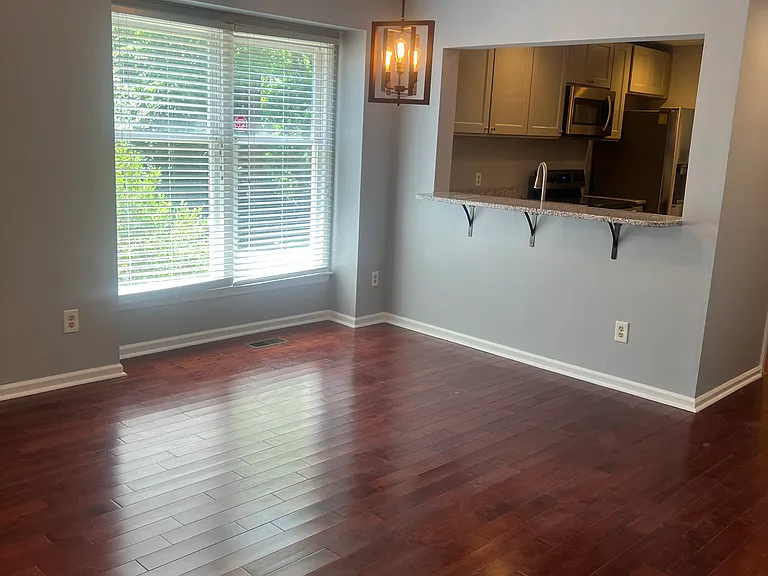 825 Edwards St #B — Photo 8
