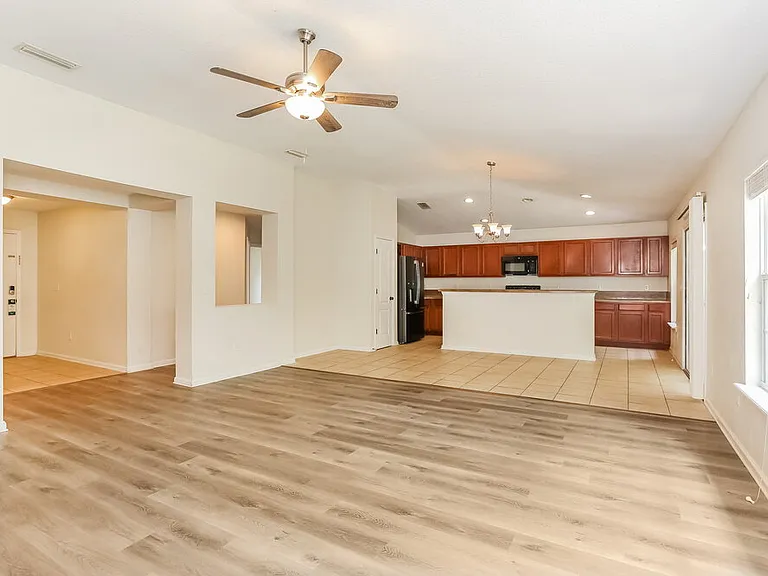 2274 Tyson Lake Dr — Photo 4