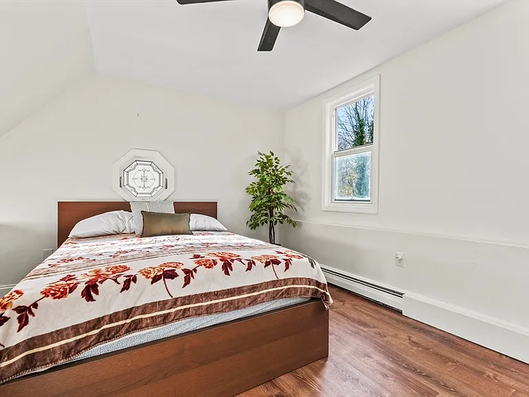 1142 Washington St #2 — Photo 9