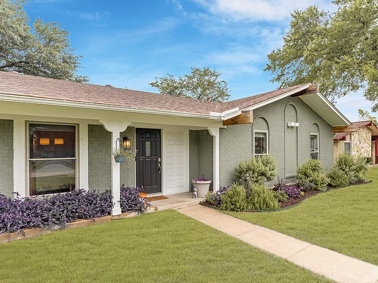 2609 Charter Oak Dr — Photo 3