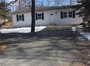 1154 Chickadee Dr, Pocono Summit, PA