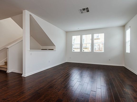 4th image of 237 Blue Bonnet Ln #601