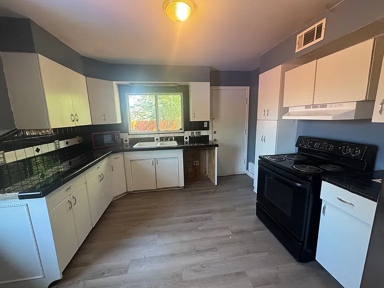 3701 Linda Ave — Photo 5