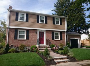 2 Rendall Rd, West Roxbury, MA 02132