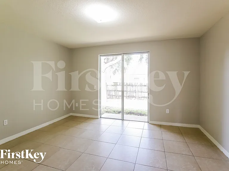 1009 NE 16th Ave — Photo 13