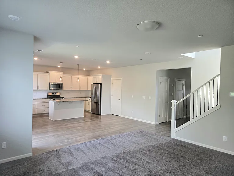 6311 N 88th Ave — Photo 12