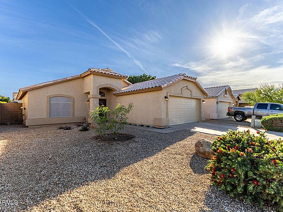 4th image of 313 E SHERRI Drive