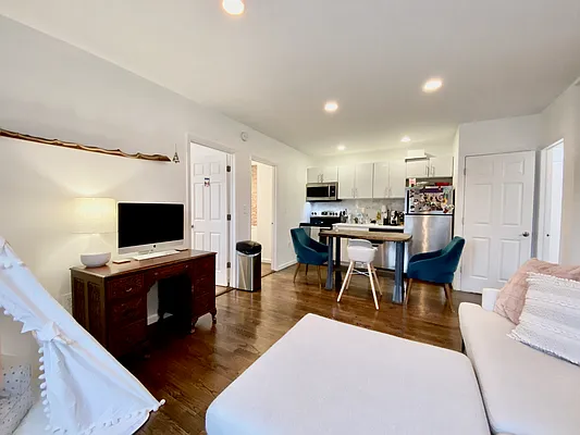 Rented by Living New York | media 25