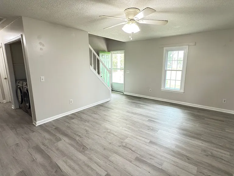 210 Cuddles Ct — Photo 5