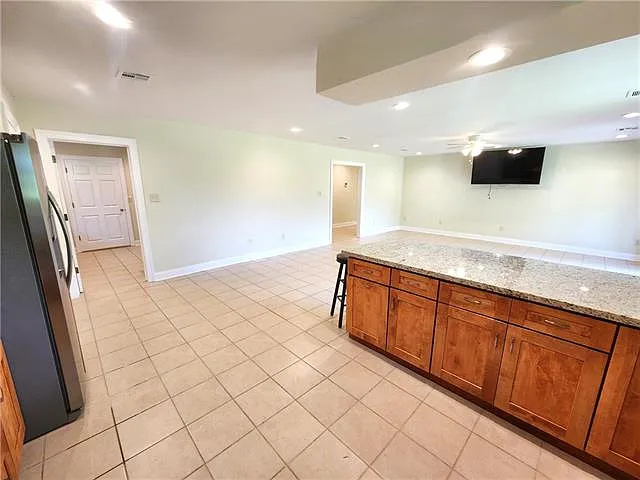 12801 River Rd — Photo 5