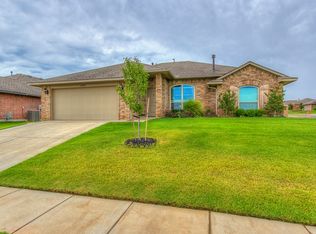 11308 NW 99th St, Yukon, OK 73099
