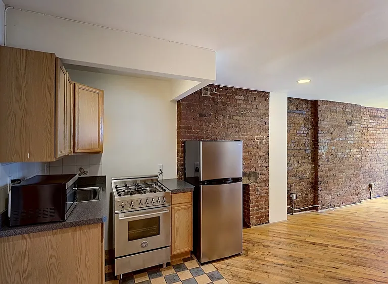 120 Orchard St #3 — Photo 8