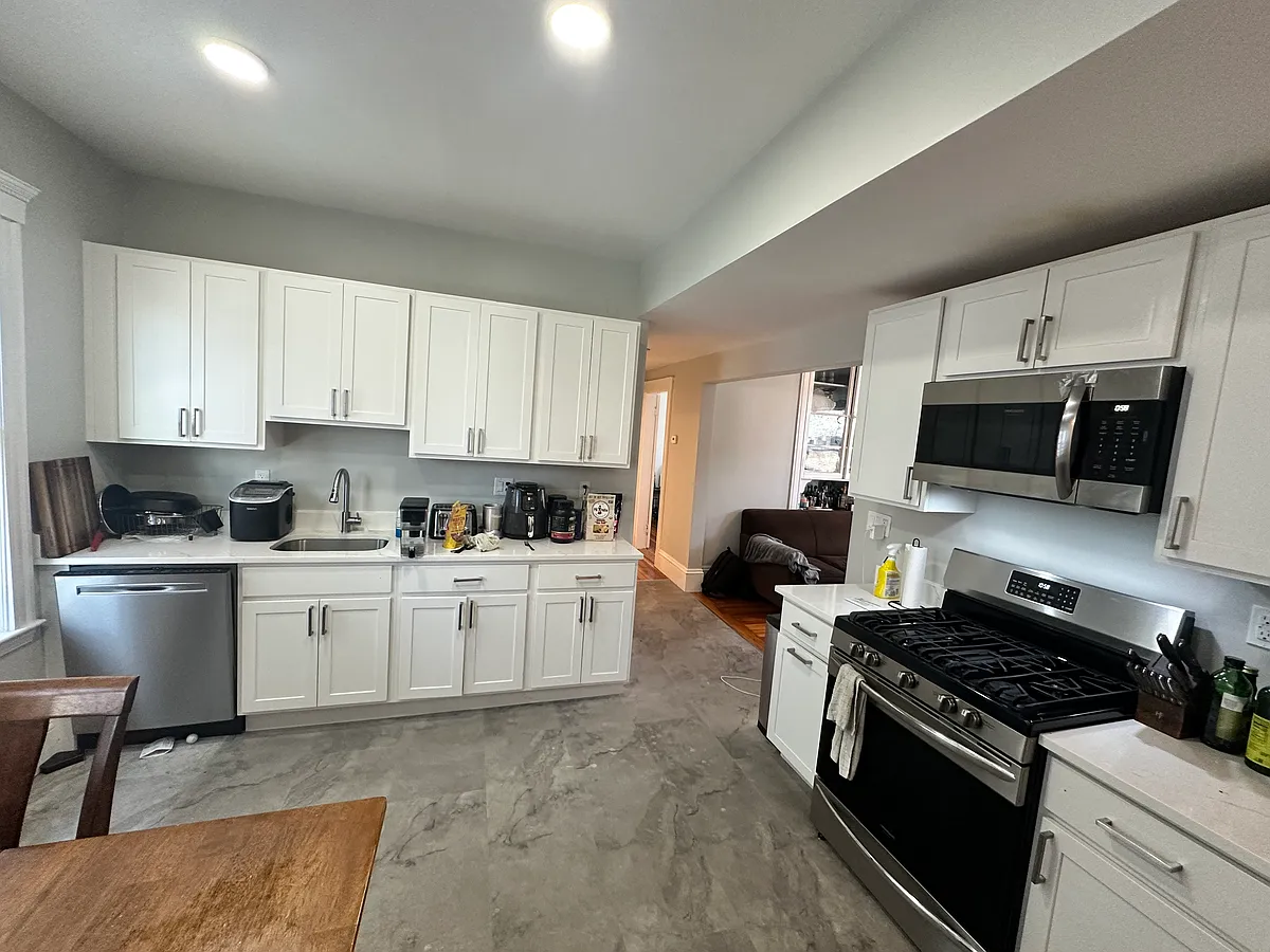 Building Photo - 159 Boston St #2