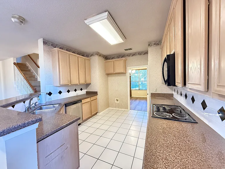 3549 Mason Dr — Photo 10