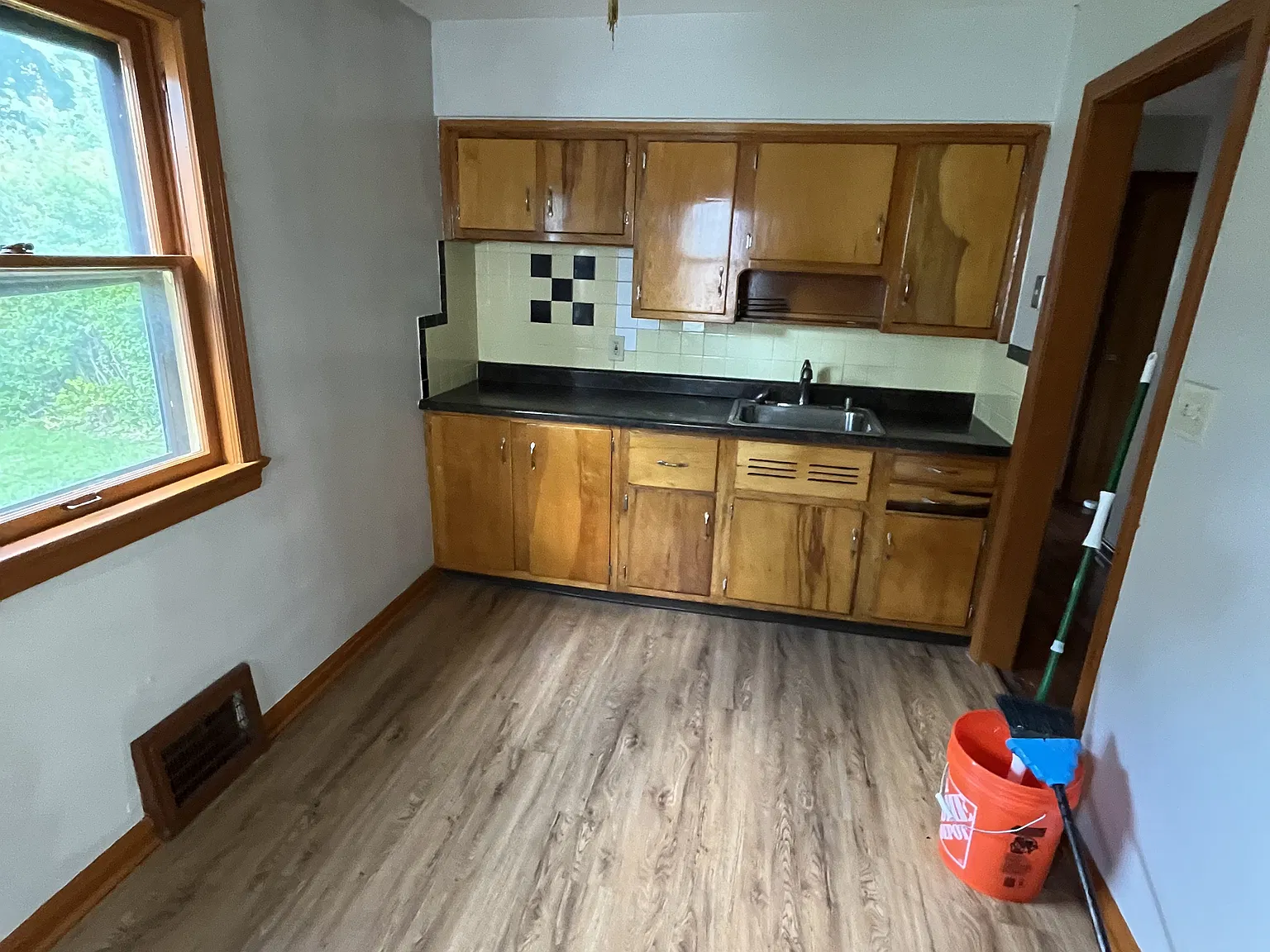 3 bed, 1087 sqft, $1,500 — Photo 2