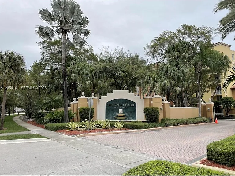 19901 E Country Club Dr #2401 — Photo 34