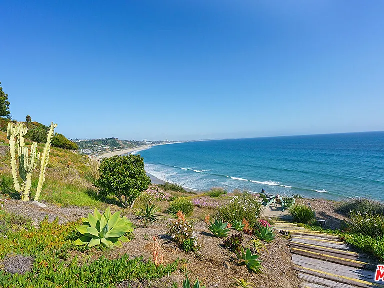 17350 Sunset Blvd #103 — Photo 8