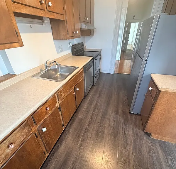 500 W Franklin St #7 — Photo 4