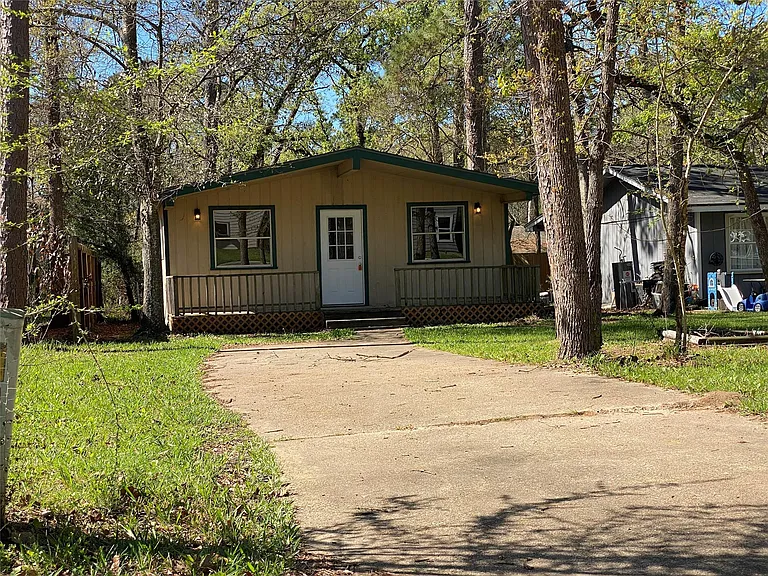 28613 Netawaka Ct — Photo 1