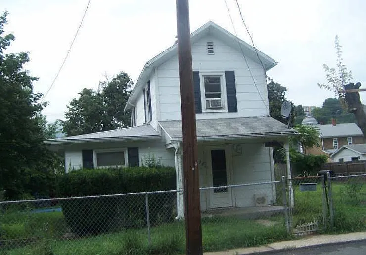 298 Water St photo 1