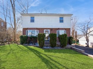 52 Delaware Rd, Yonkers, NY 10710