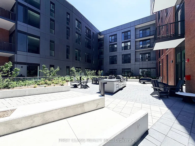 10 Oak St #425 — Photo 17
