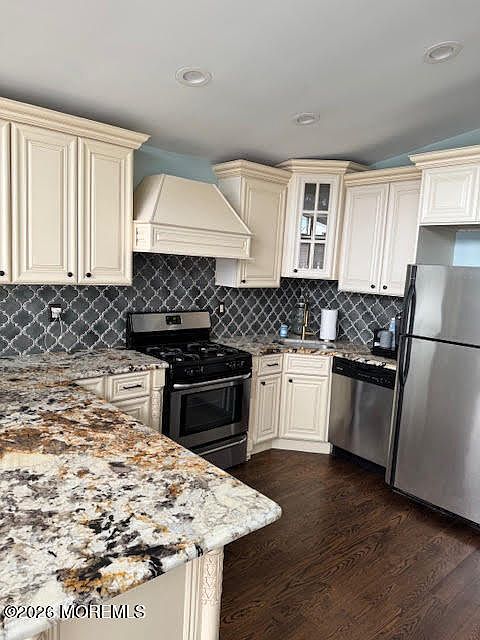 1st image of 328 Maria Dr