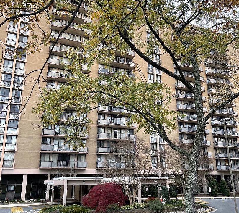 1st image of 6100 Westchester Park Dr APT 406