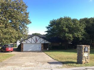 825 Wayne Trl, Azle, TX 76020