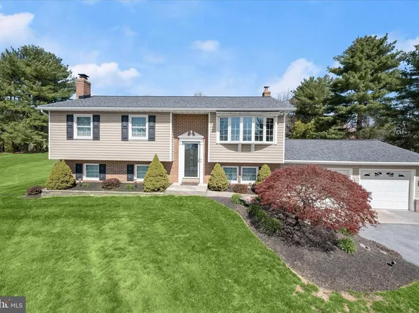 3002 Glenvue Dr, Westminster, MD 21157