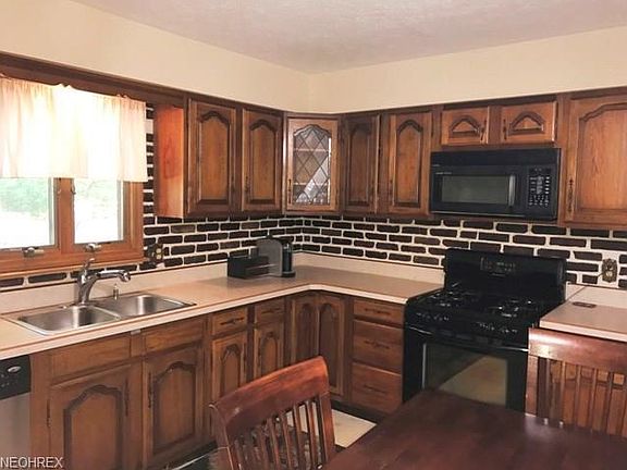 3rd image of 10324 Aspen Ct