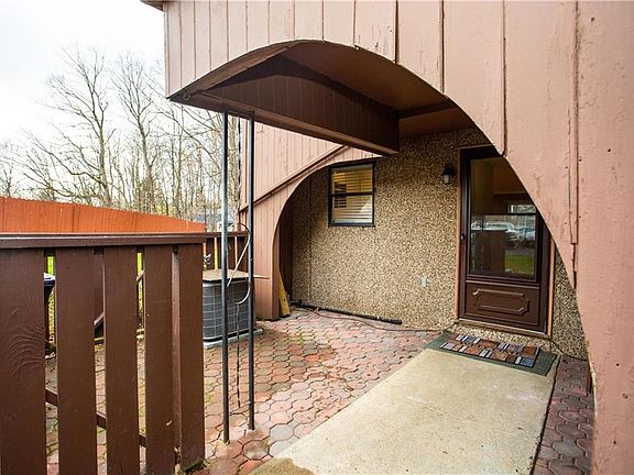 2nd image of 287 Cedar Ct