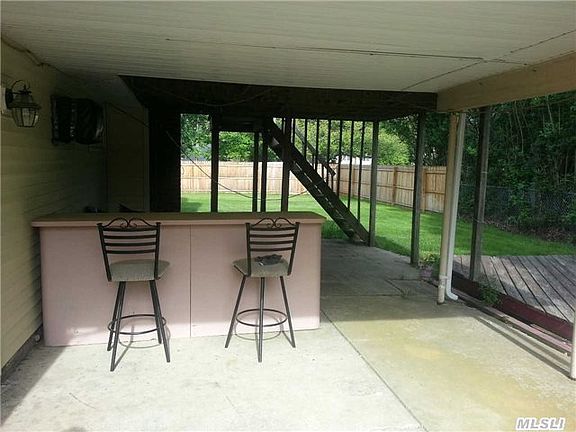 5th image of 254 Peterson St