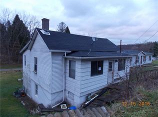 12 Pine St, Burgettstown, PA 15021