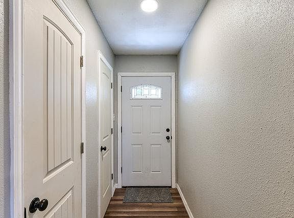 3rd image of 816 S College St