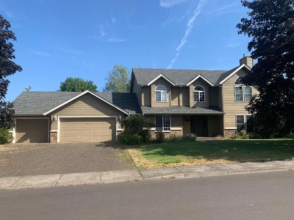 724 SE Walnut Ave, Dallas, OR 97338