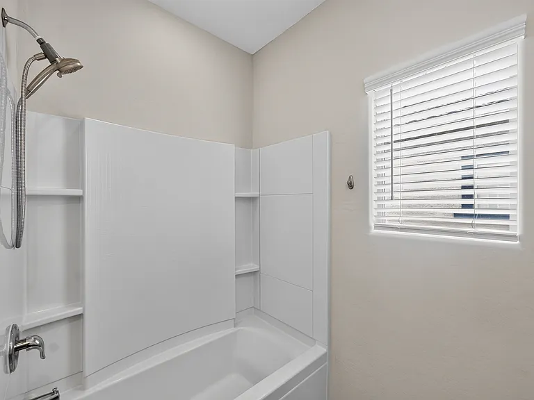 18465 N Lakeside Dr — Photo 16