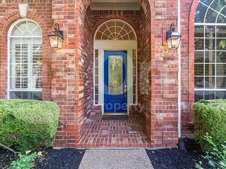 1306 Granger Dr — Photo 1