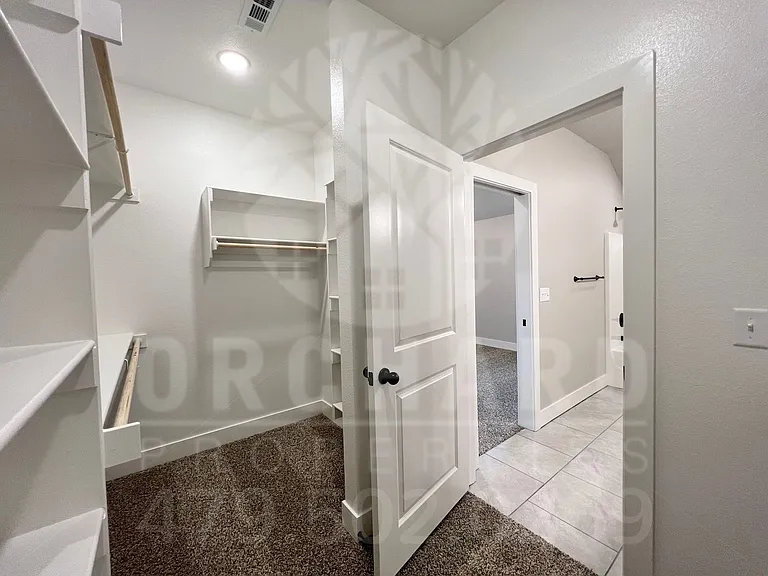 528 Bradford Dr — Photo 13