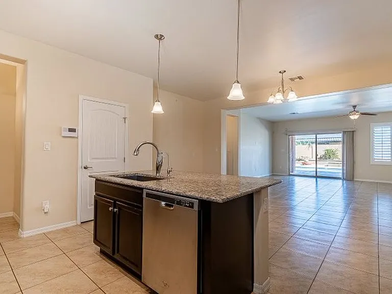 12237 S Laurel Ln — Photo 5
