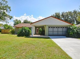 3340 Stratford Ln, Mount Dora, FL 32757