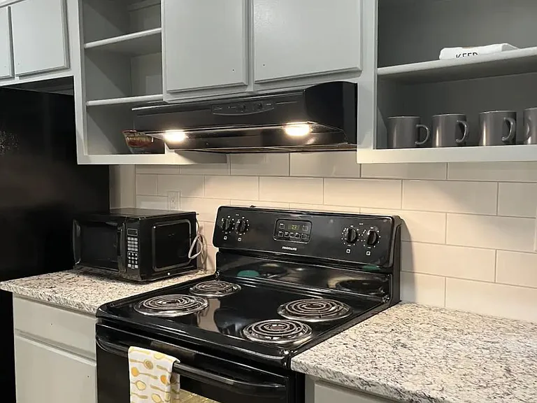 1506 Benjamin Pkwy — Photo 30