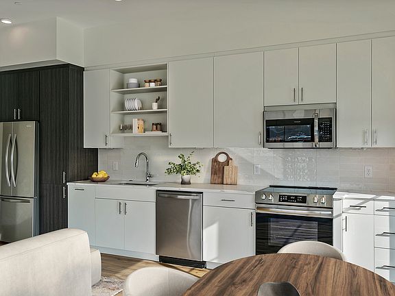 4th image of 2922 W Marshall St #3207