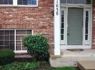 1038 Reserve Dr, Elgin, IL 60124