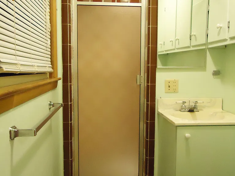 4402 Herrick Ln — Photo 13