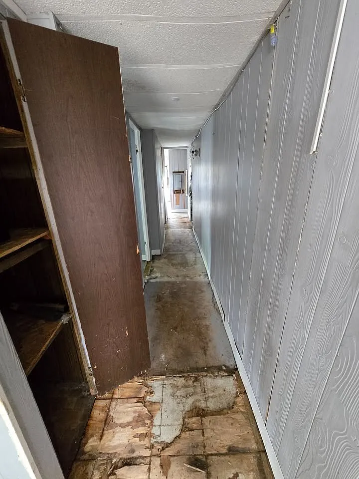 2 bed, 1.0 bath, $550 — Photo 3