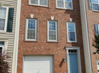 6413 Hawk View Ln, Alexandria, VA 22312