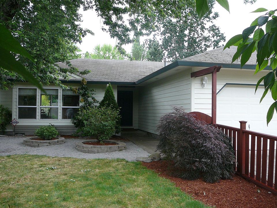 Front yard - Fenced